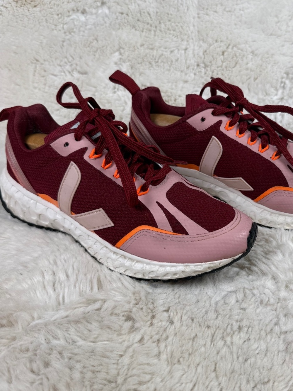 Veja Condor Mesh Running Sneaker Grenat Dahlia Women's Size 8